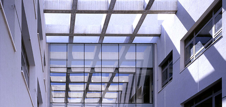 קדמת הי טק, פנים